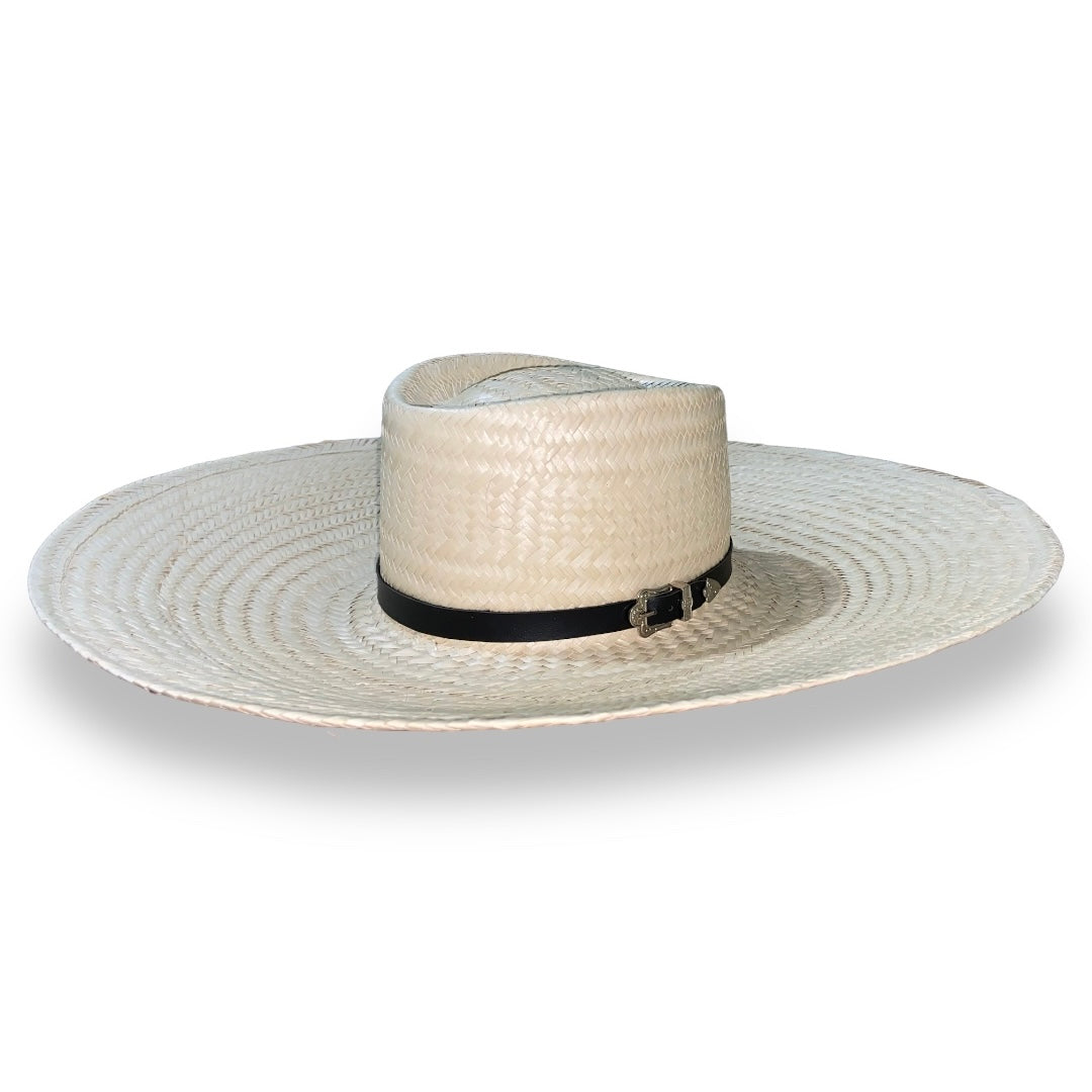Sombrero de paja panamá con banda lisa y hebilla premium